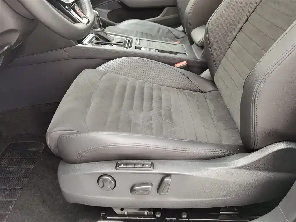 Volkswagen Magotan 2017 380TSI DSG Premium фото 20