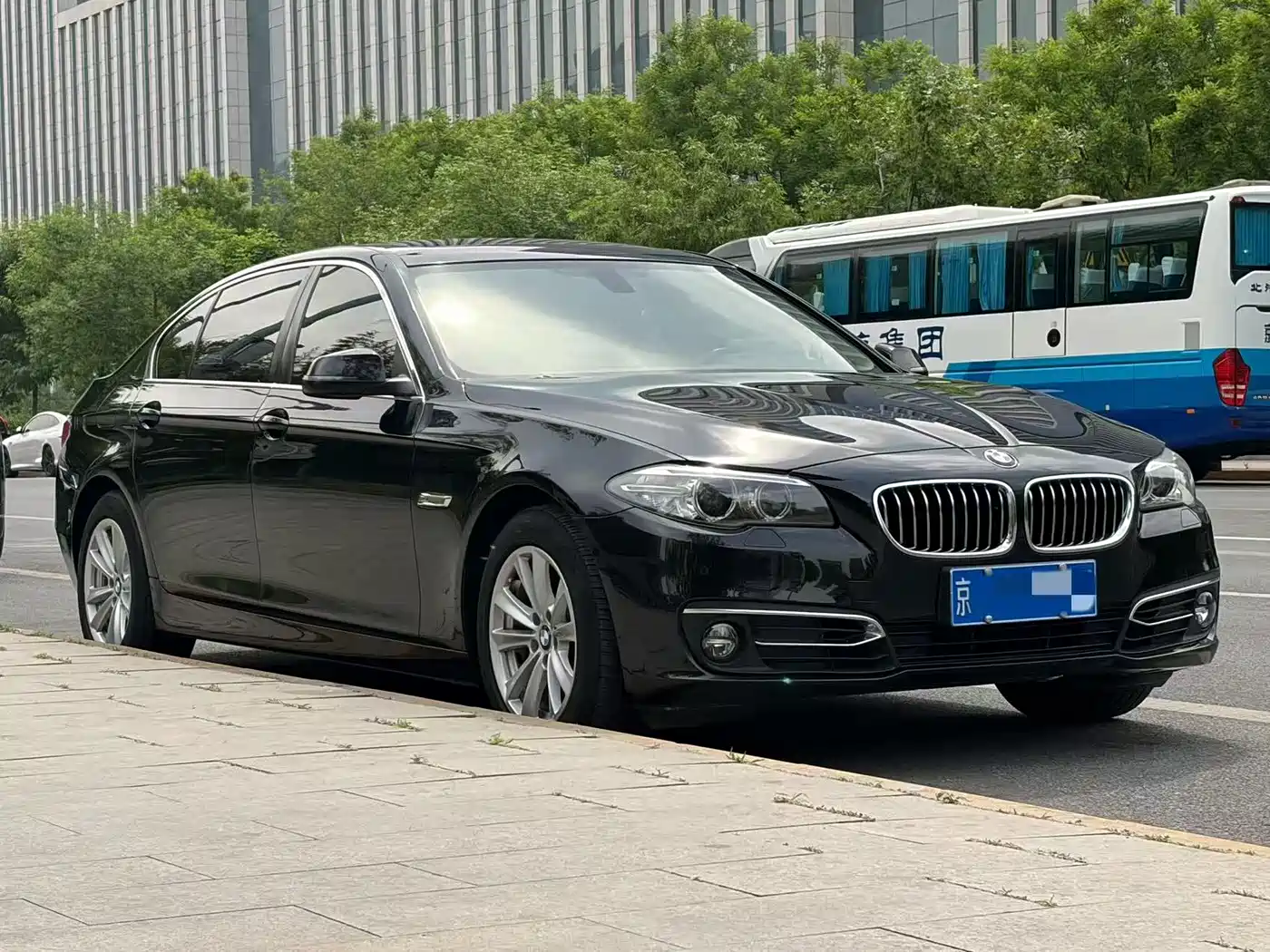 BMW 5 Series 2017 520Li Classic Edition фото 3