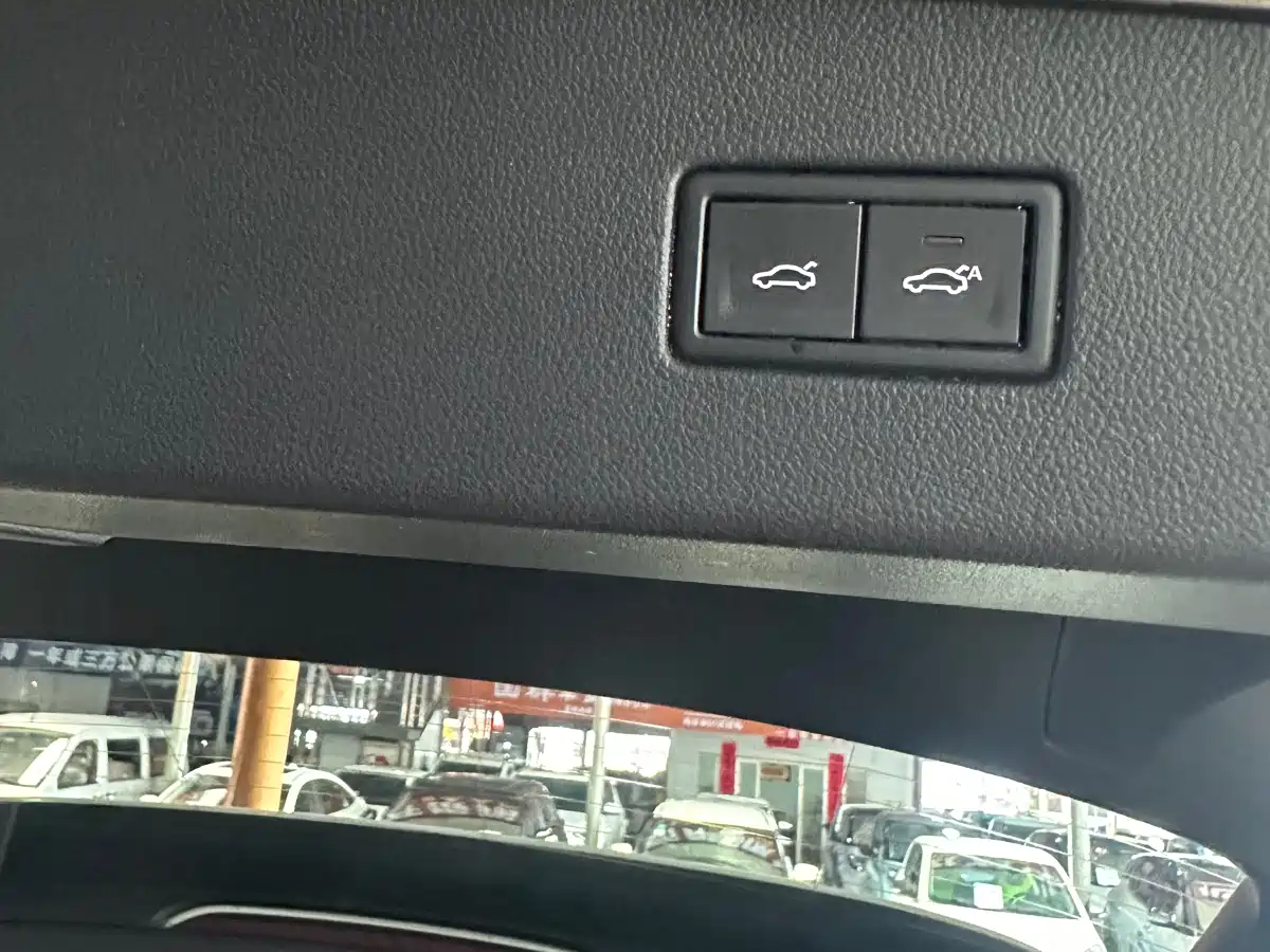 Volkswagen Tiguan L 2021 330TSI Automatic 2WD R-Line Premium фото 26