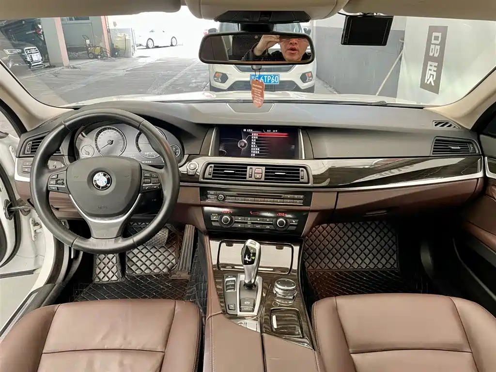 BMW 5 Series 2014 525Li Luxury Design Package фото 8