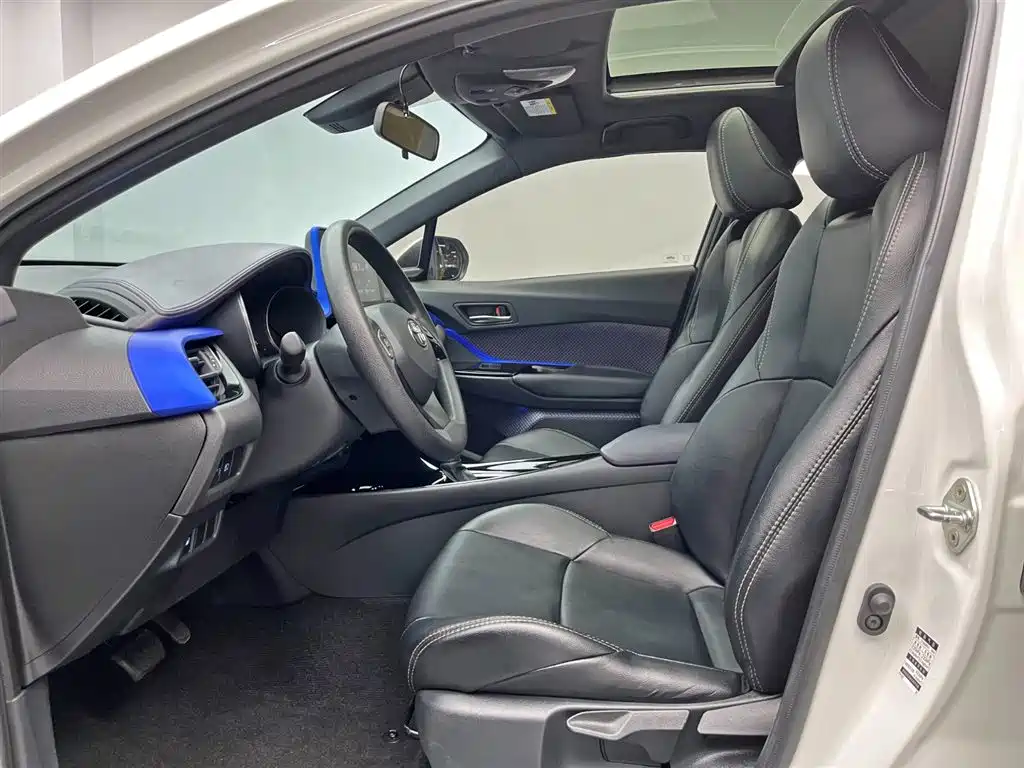 Toyota IZOA 2020 2.0L Yi Xiang Edition фото 14