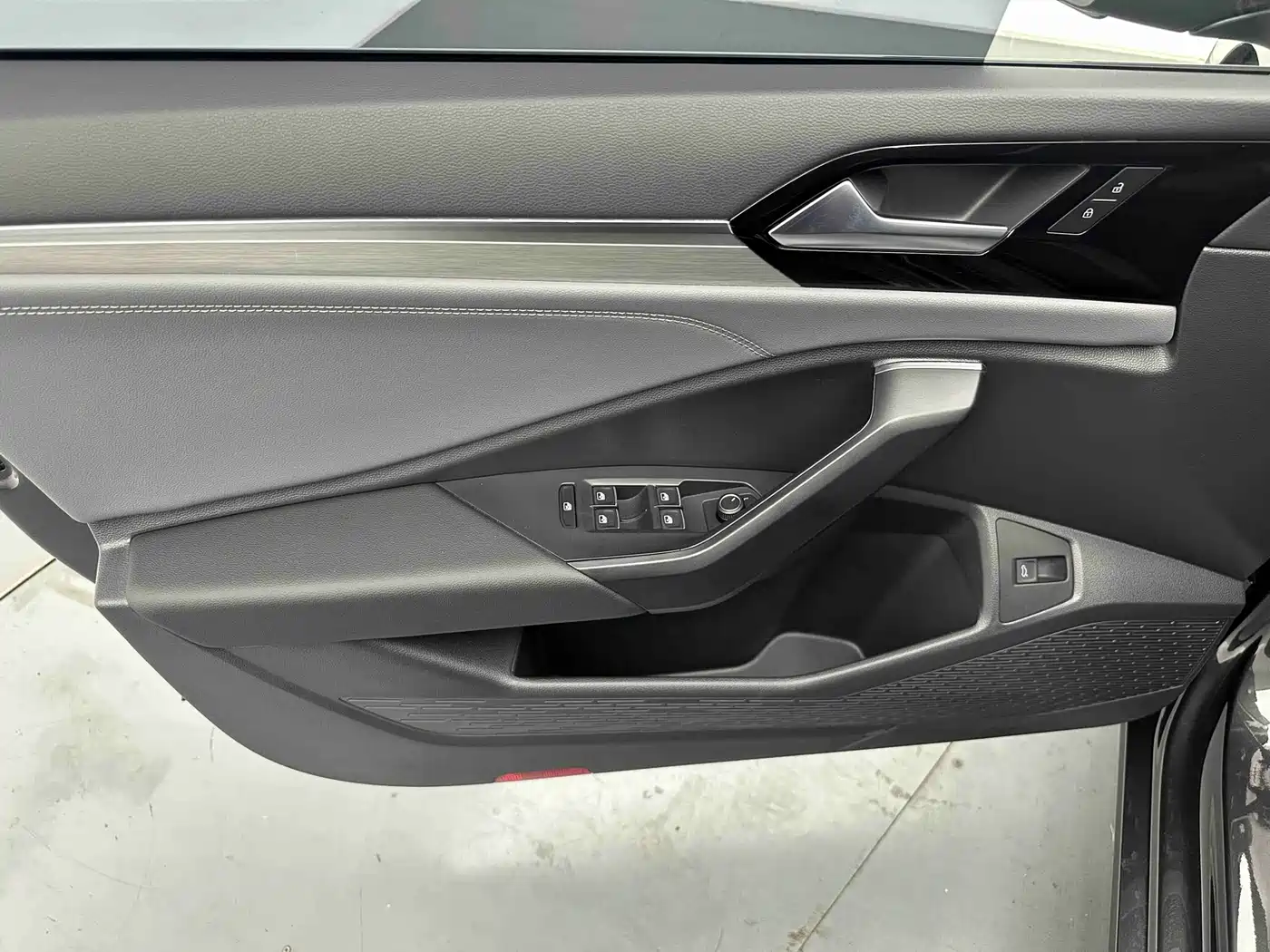 Volkswagen Sagitar 2022 280TSI DSG Surpassing Edition фото 9