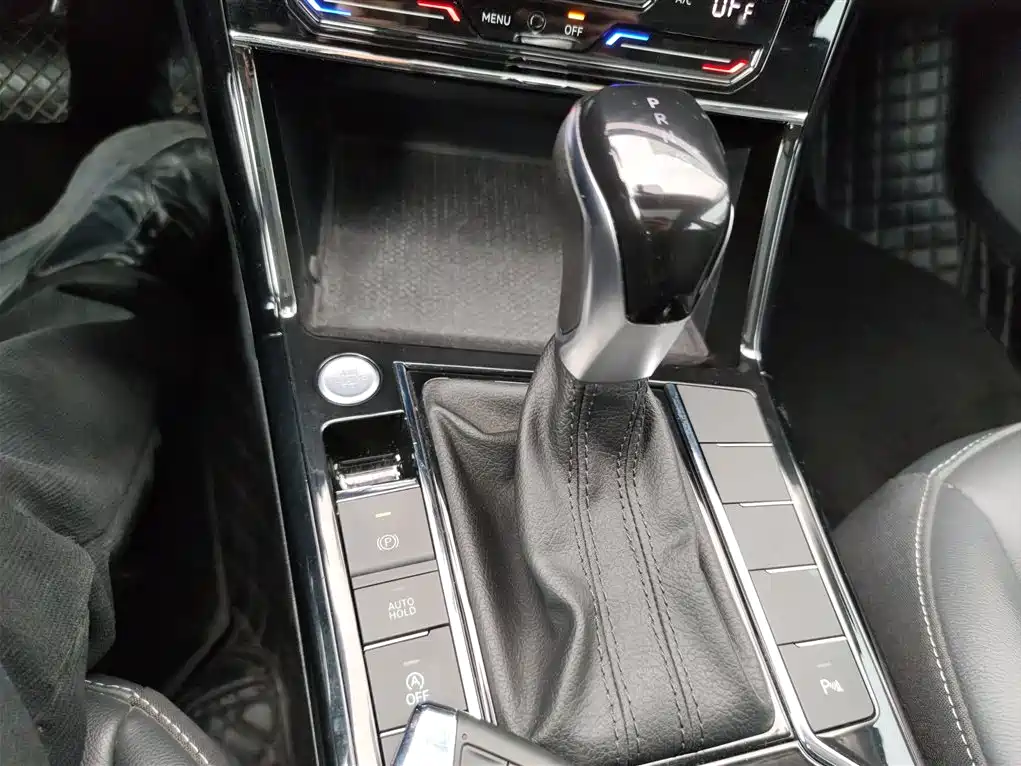 Volkswagen Passat 2022 330TSI Elite Edition фото 10