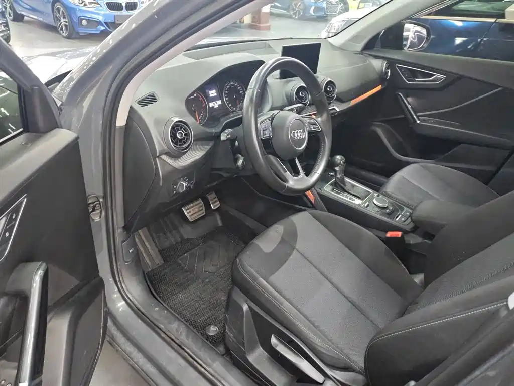 Audi Q2L 2018 35 TFSI Launch Exclusive Edition China VI фото 16