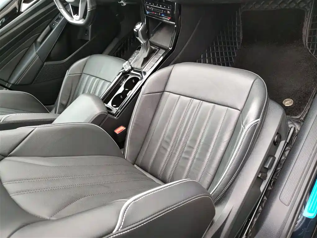 Volkswagen Passat 2022 330TSI Elite Edition фото 20