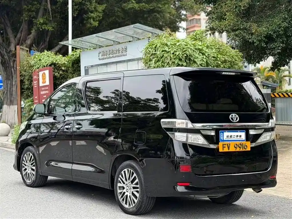 Toyota Alphard 2012 3.5L Luxury Edition фото 3