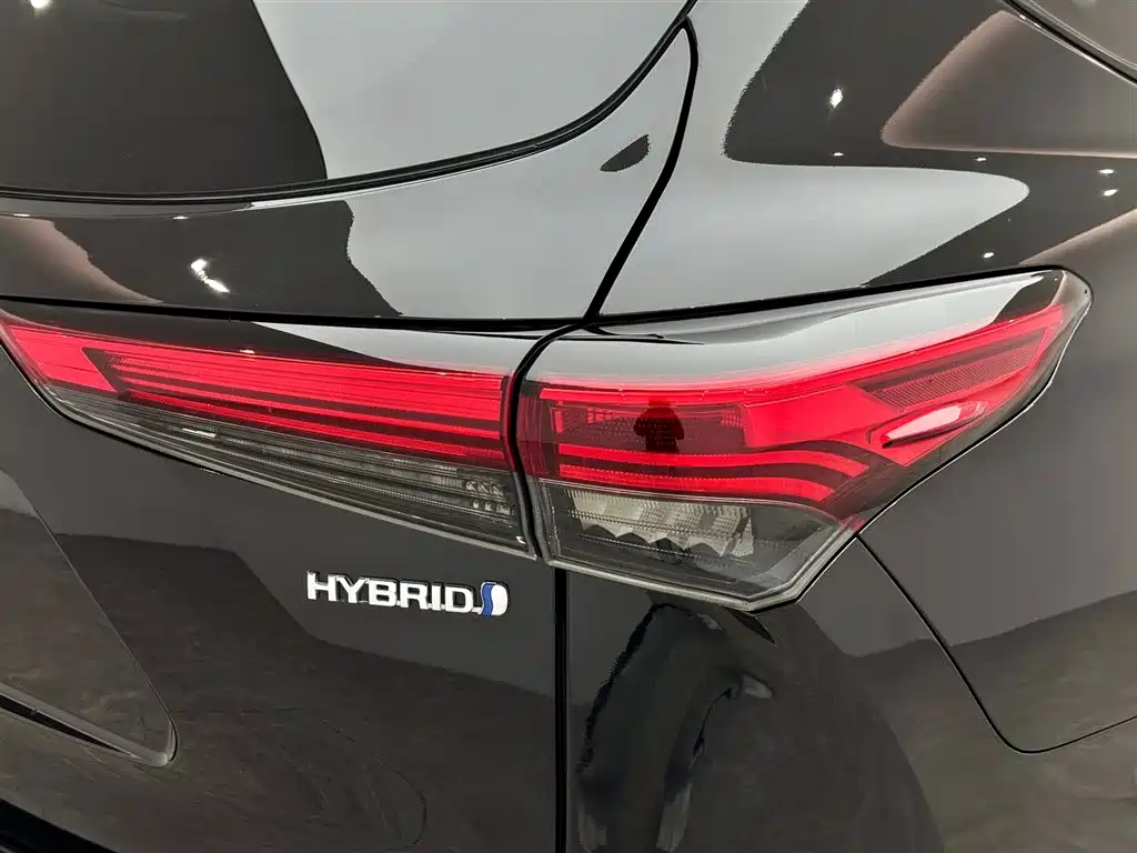 Toyota Crown Kluger 2021 2.5L HEV 4WD Premium фото 18