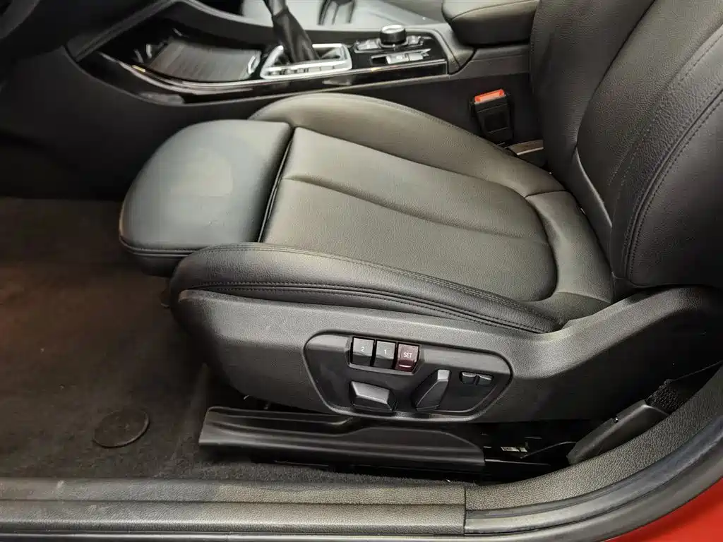 BMW 1 Series 2017 118i Sport фото 20