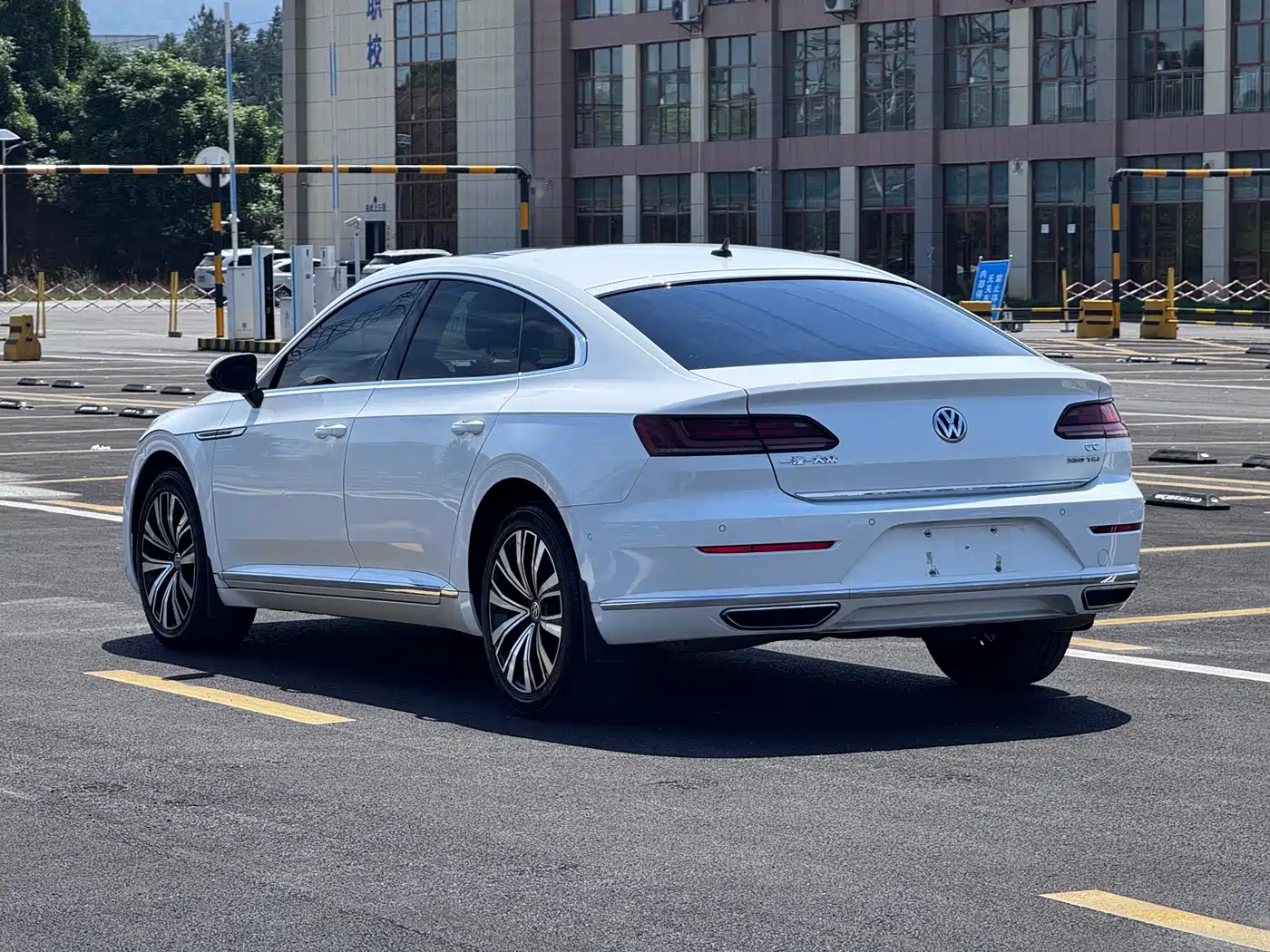 Volkswagen FAW-Volkswagen CC 2020 330TSI Glamour Version China VI фото 4