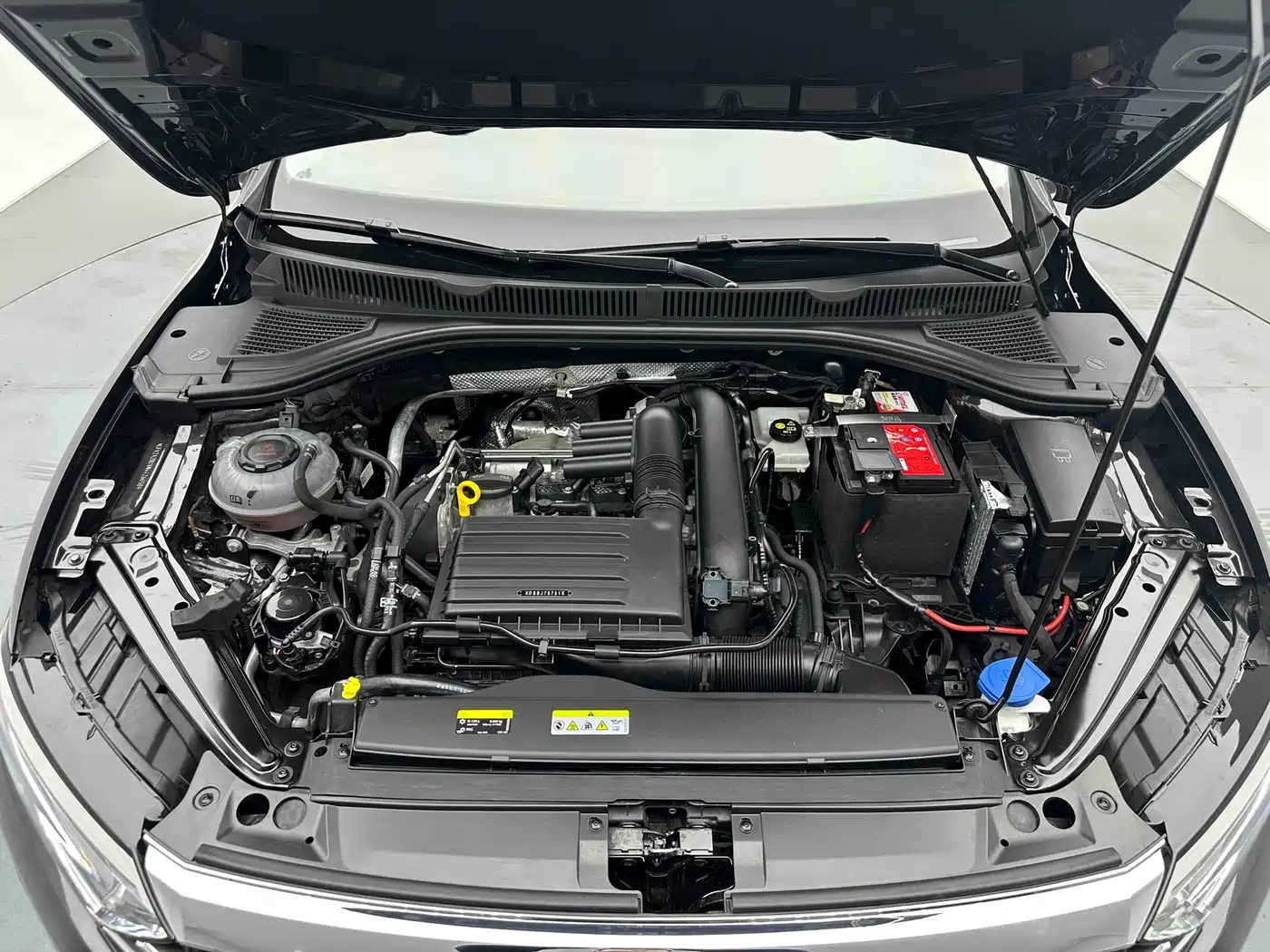 Volkswagen Sagitar 2022 280TSI DSG Surpassing Edition фото 19