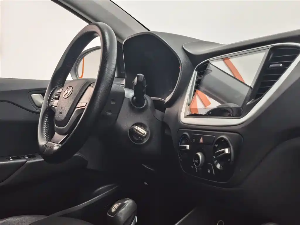 Hyundai Verna 2016 1.4L Manual Cool Edition GLS фото 22