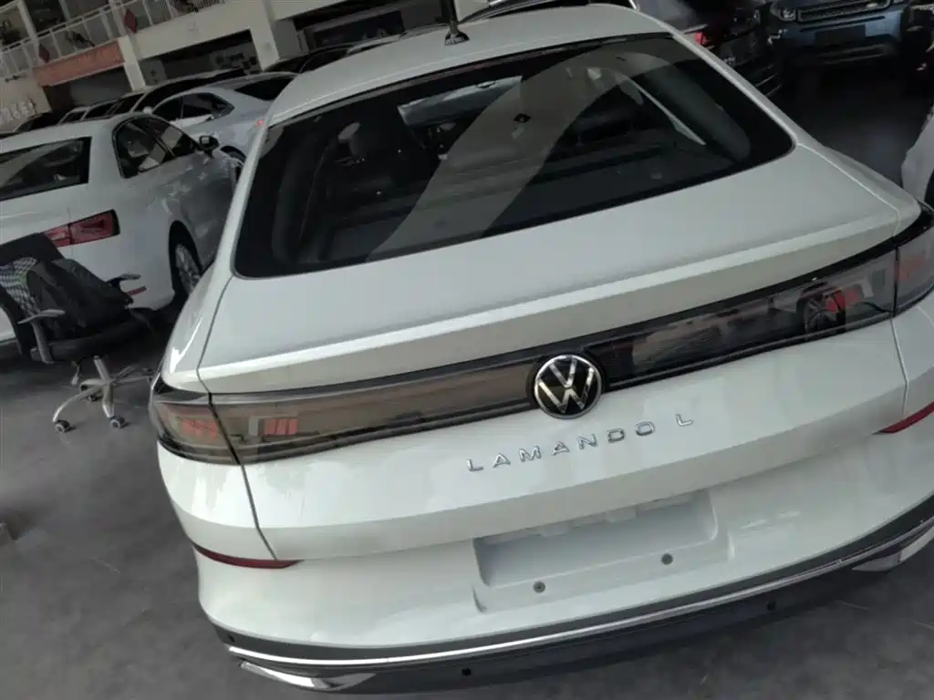 VOLKSWAGEN LINGDU