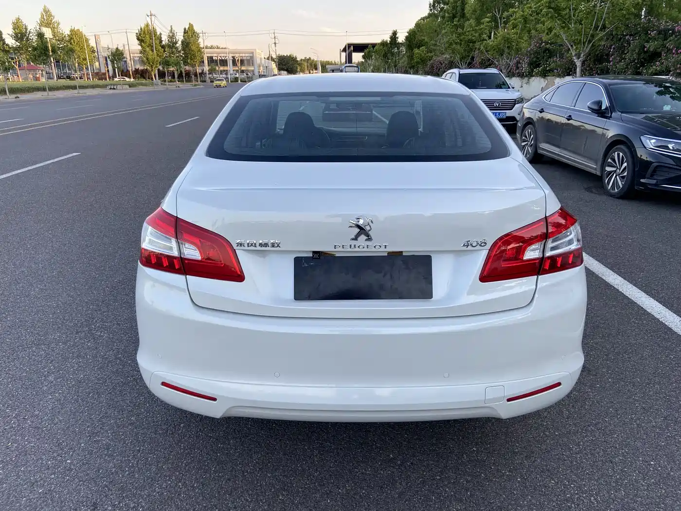 Peugeot 408 2014 1.8L Manual Leading Edition фото 5