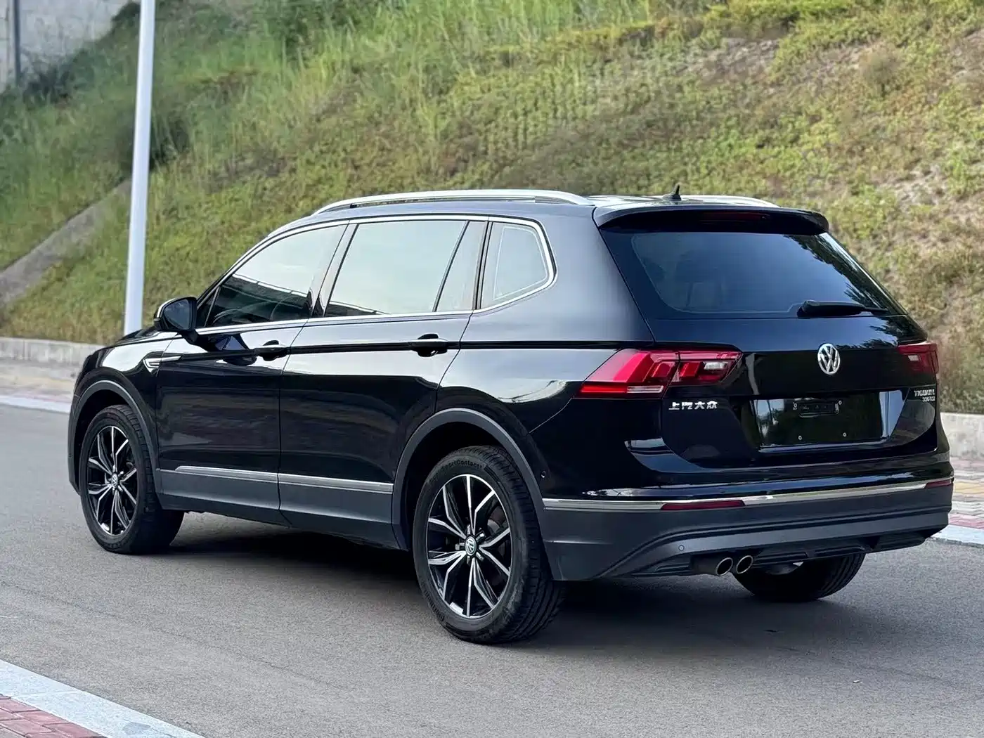Volkswagen Tiguan L 2019 330TSI Automatic 2WD Smart Luxury Edition China VI фото 9
