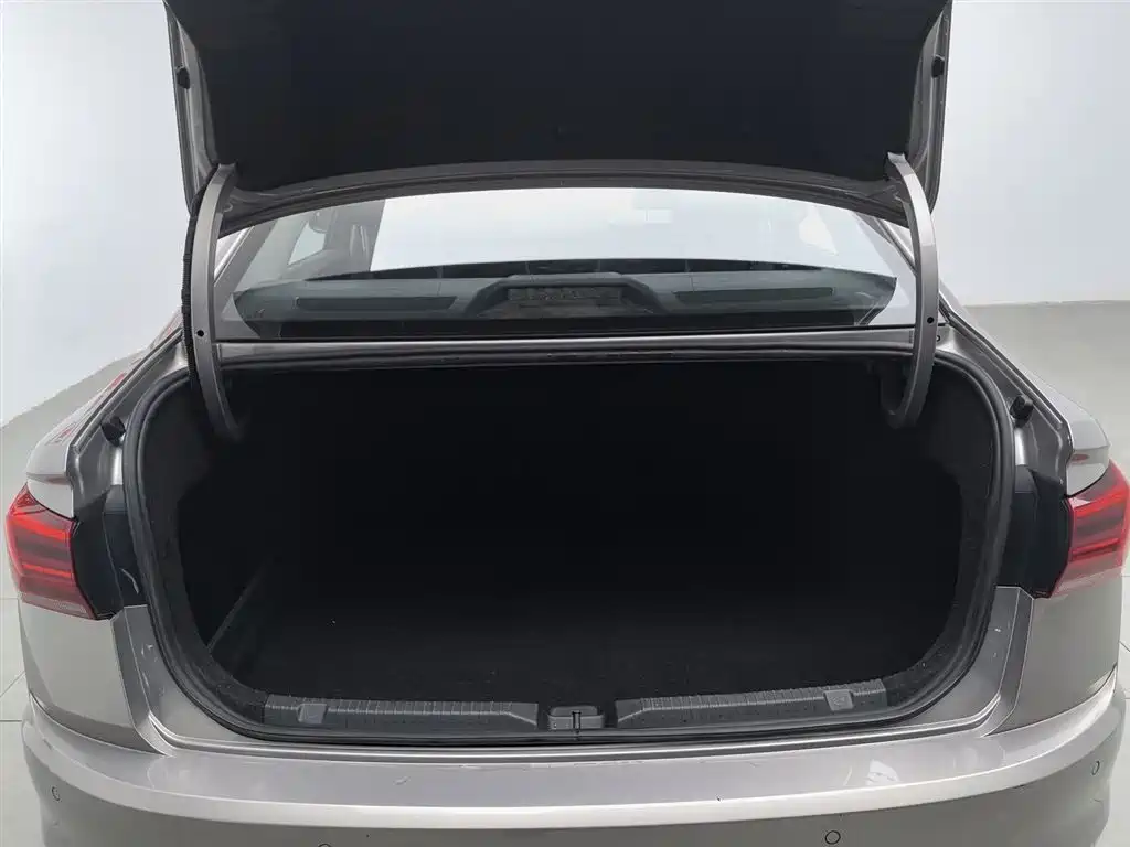 Volkswagen Bora 2020 1.5L Manual Fashion фото 16