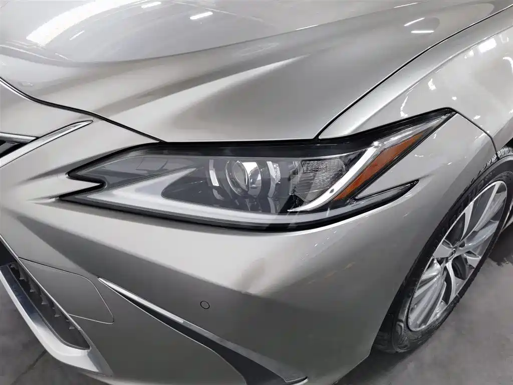 Lexus ES 2020 200 Luxury фото 7