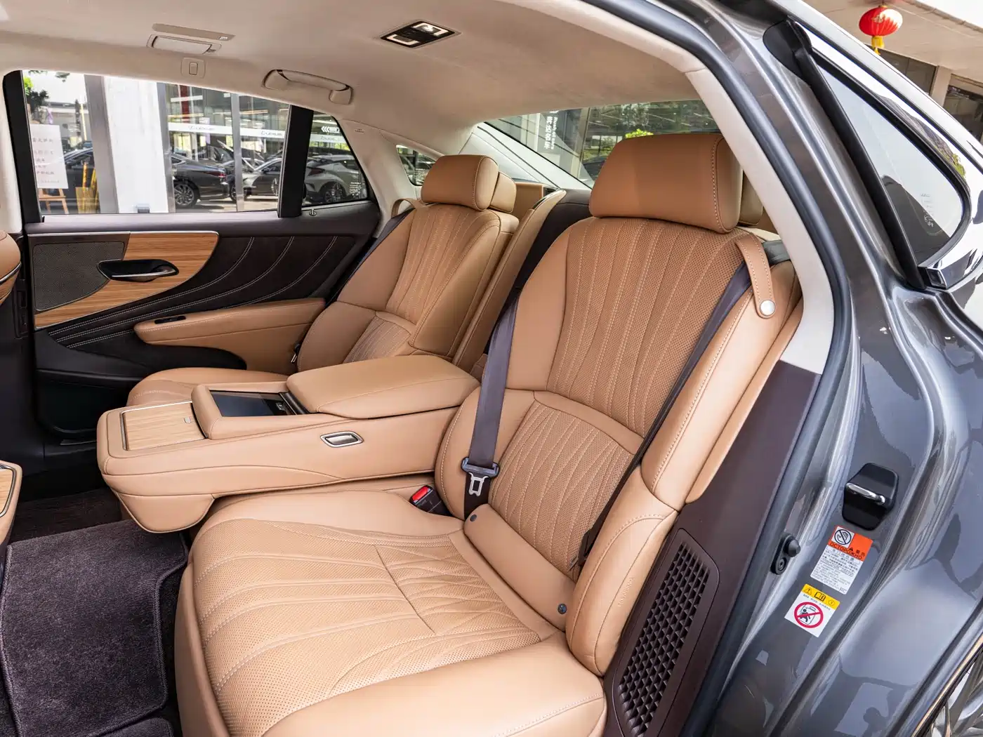 Lexus LS 2018 500h Luxury Edition China V фото 11