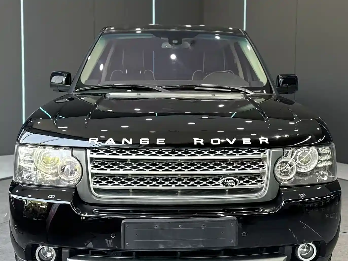 Land Rover Range Rover 2011 5.0 SC V8 фото 2