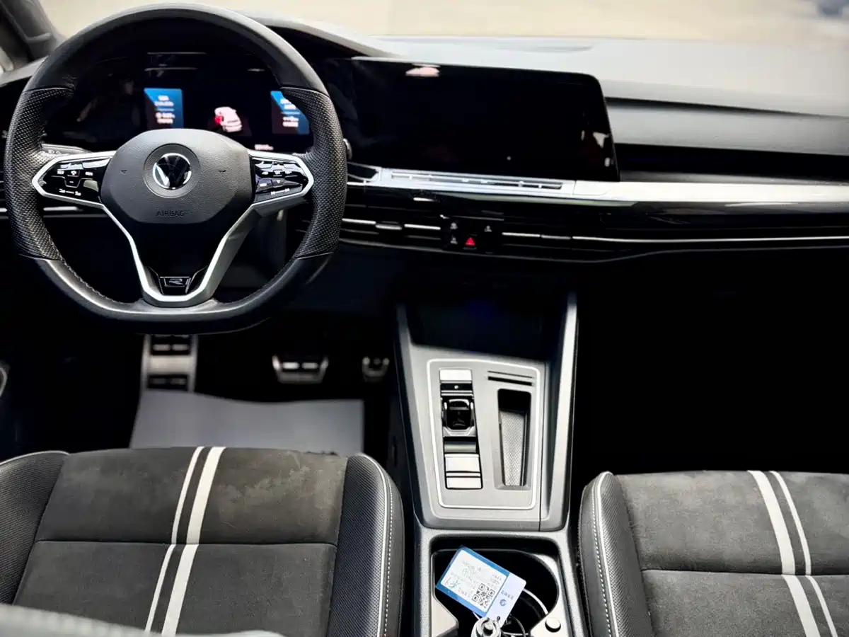 Volkswagen Golf 2021 280TSI DSG R-Line фото 19