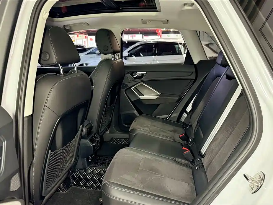 Audi Q3 2023 35 TFSI Fashion Dynamic Model (1.5T) фото 26