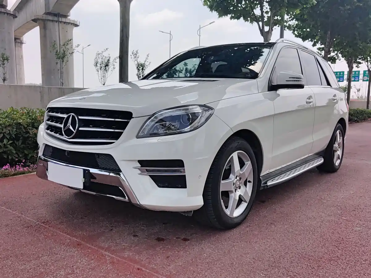Mercedes-Benz M-Class 2012 Model ML 350 Luxury фото 3