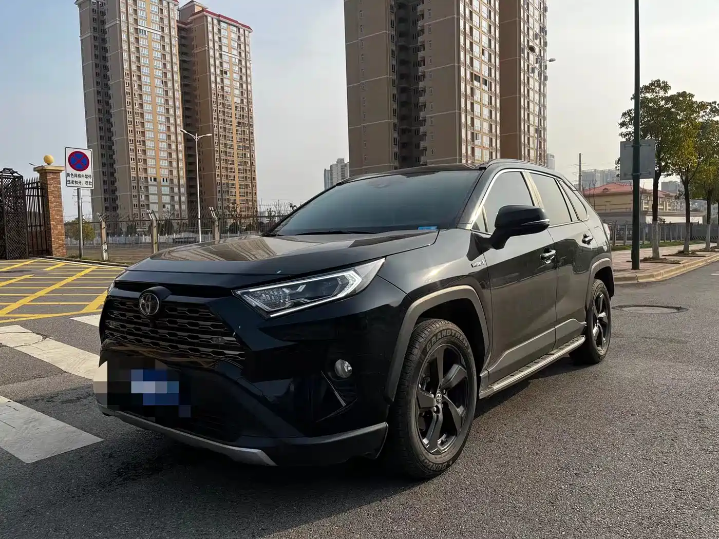 Toyota RAV4 Rongfang 2021 Hybrid 2.5L E-CVT AWD Elite PLUS Edition фото 3