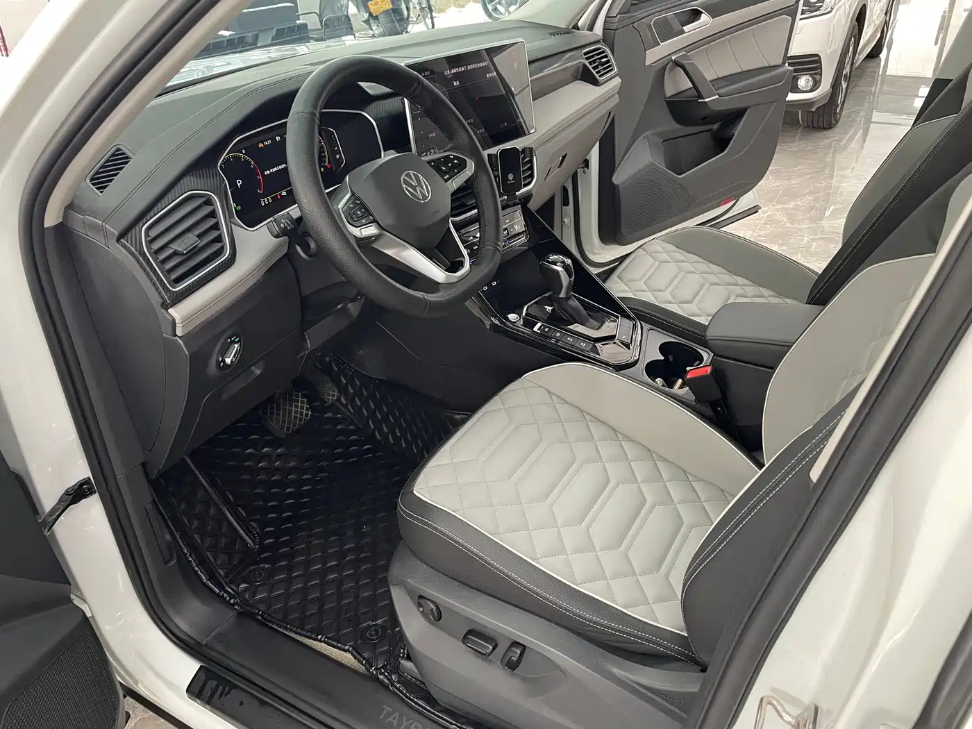 Volkswagen Tayron 2023 280TSI 2WD Luxury Plus Advanced Edition фото 5