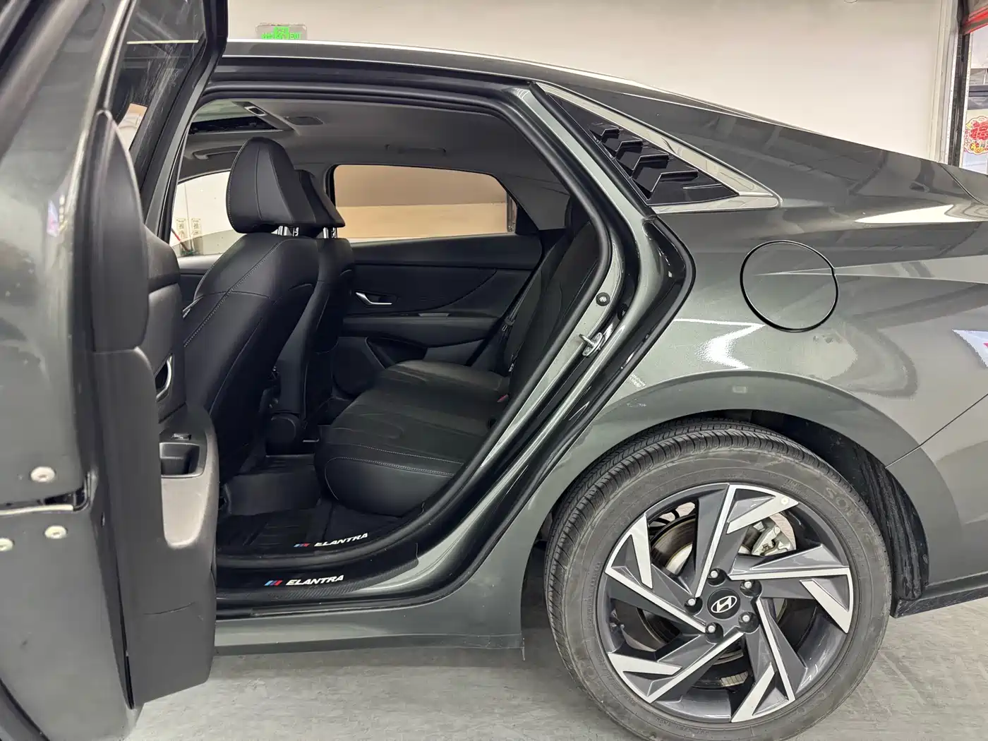 Hyundai Elantra 2023 1.5L CVT GLX Elite Edition фото 5