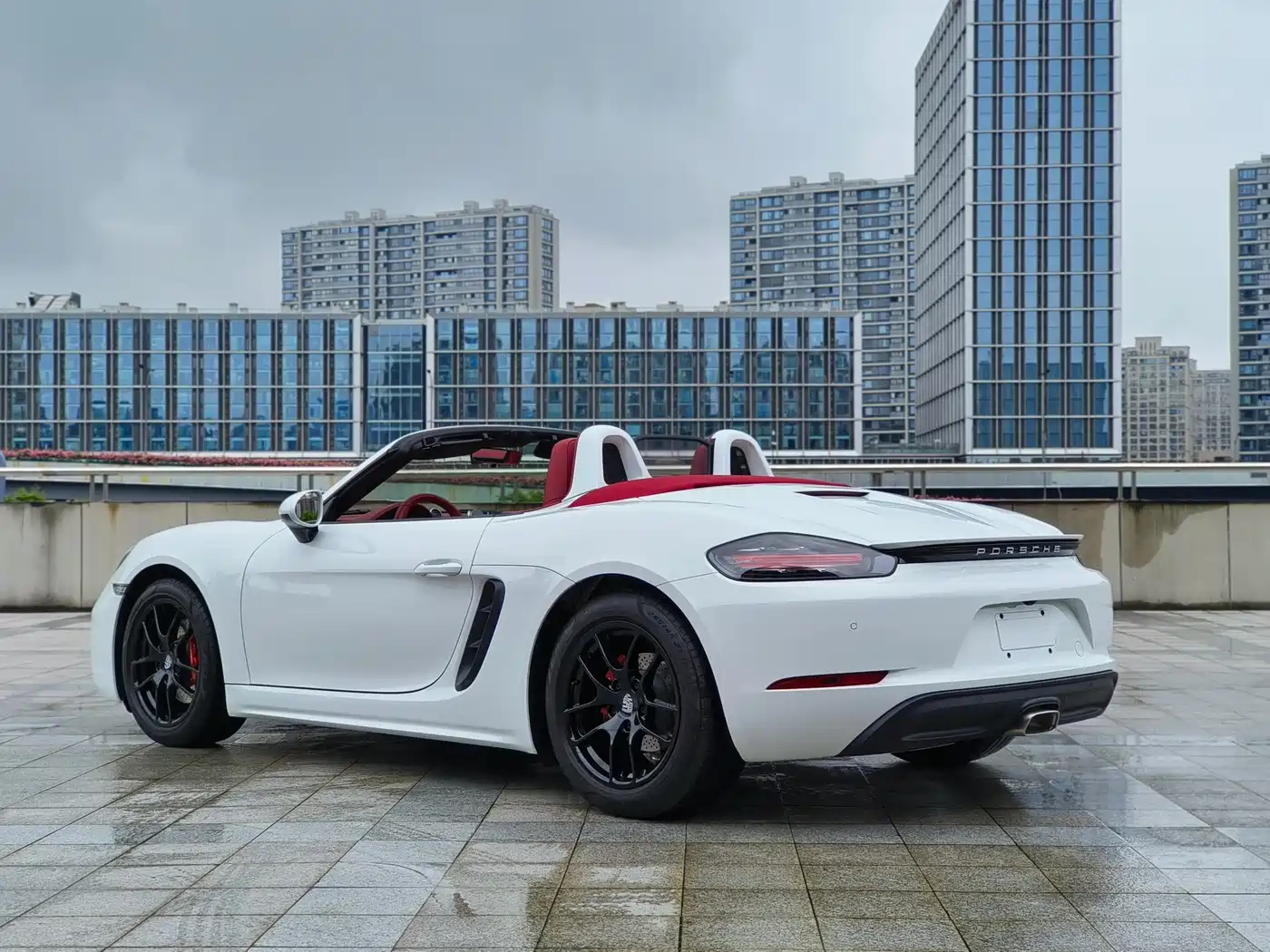 PORSCHE 718