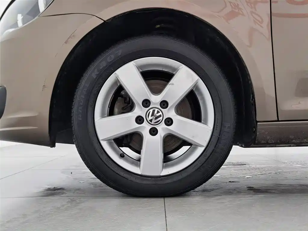 Volkswagen Touran 2013 1.4T Manual Trend 5-seater фото 17