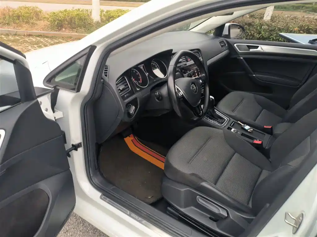 Volkswagen Golf 2020 Beloved Edition 280TSI DSG Comfort фото 16