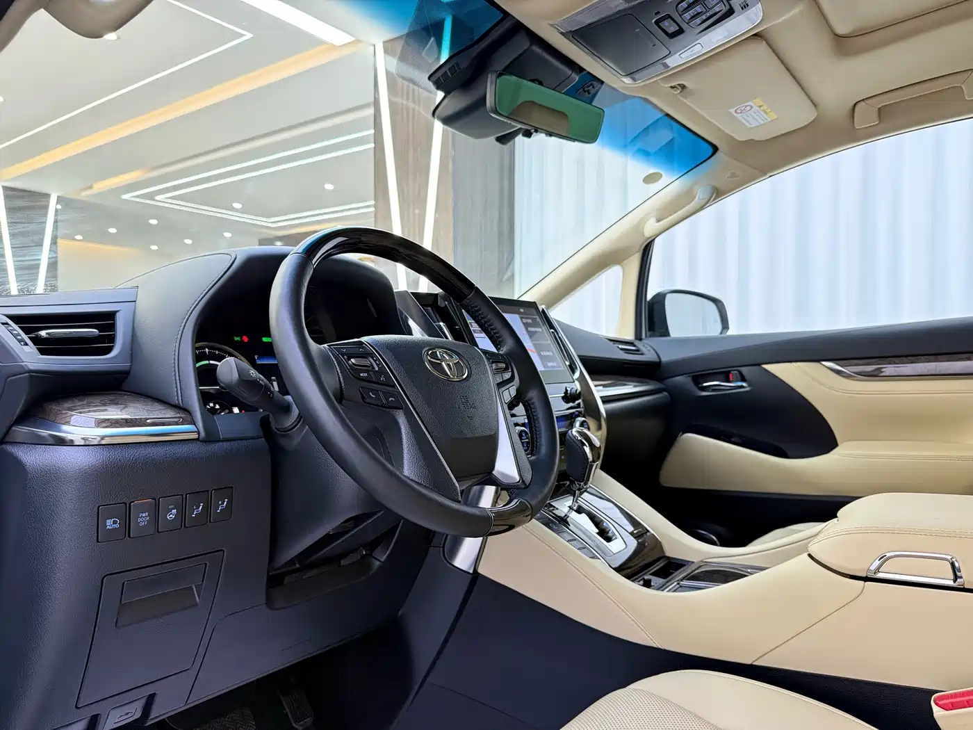 Toyota Vellfire 2023 Crown Hybrid 2.5L HV Ultimate фото 5