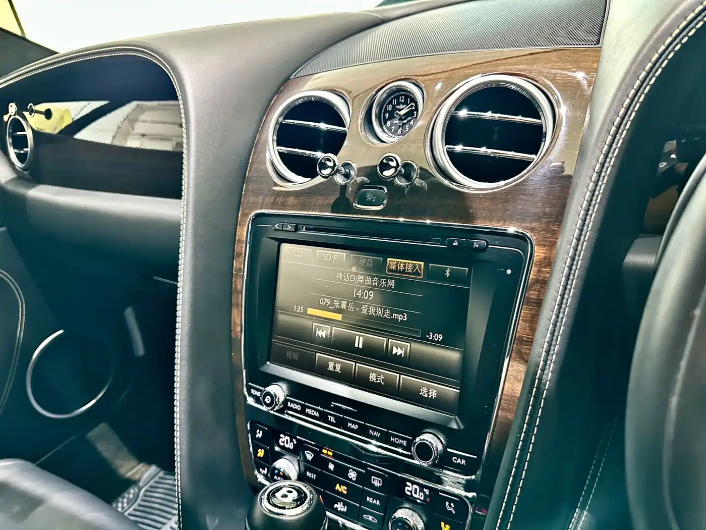 Bentley Continental 2014 4.0T GT V8 S Standard фото 7