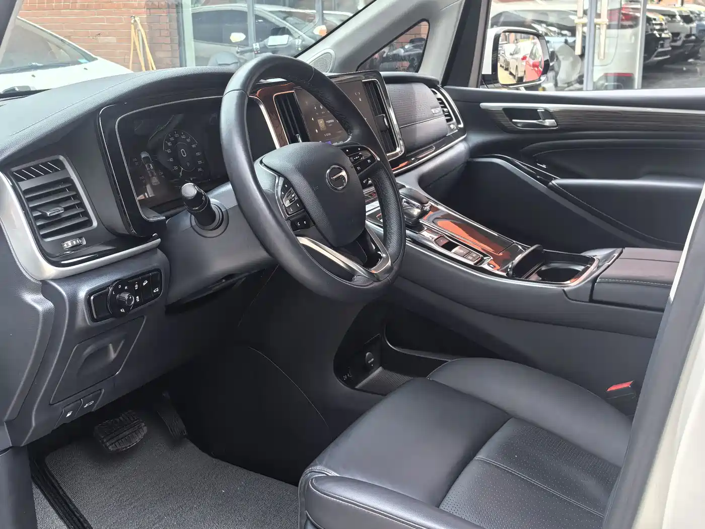 GAC Trumpchi Trumpchi M8 2021 Leading Show Series 390T Prestige Edition фото 6
