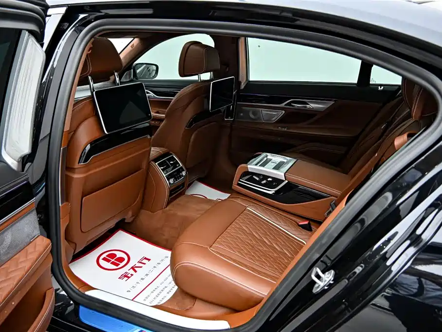 BMW 7 Series 2019 Facelift 740Li xDrive Executive M Sport Package фото 13
