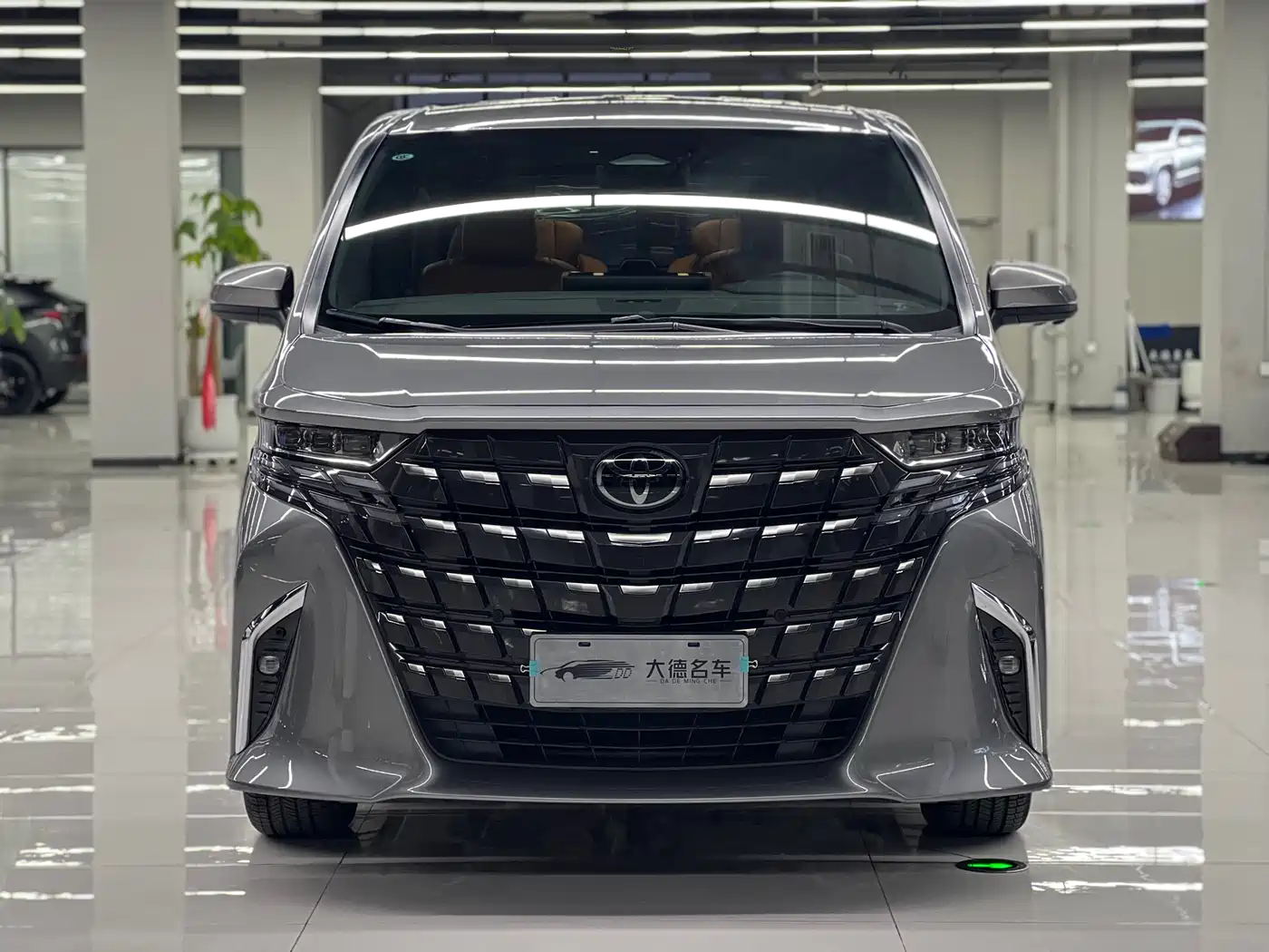 Toyota Alphard 2024 Hybrid 2.5L Ultimate Enjoyment Edition фото 2