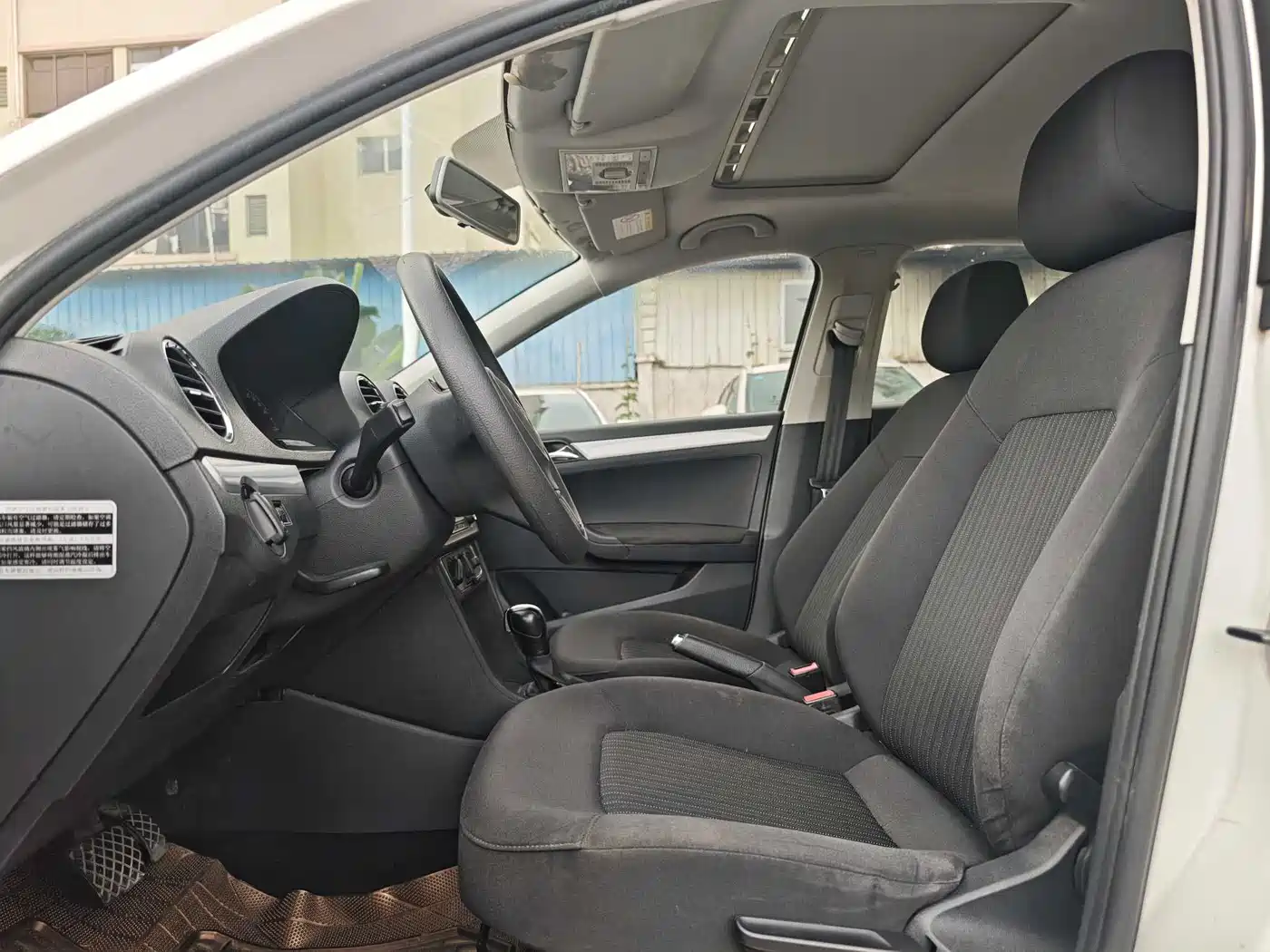 Volkswagen Jetta 2015 1.6L Auto Comfort фото 9
