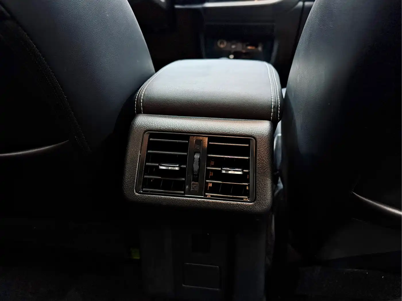 Mitsubishi Outlander 2019 2.4L 4WD Deluxe Edition 7-seater China V фото 19