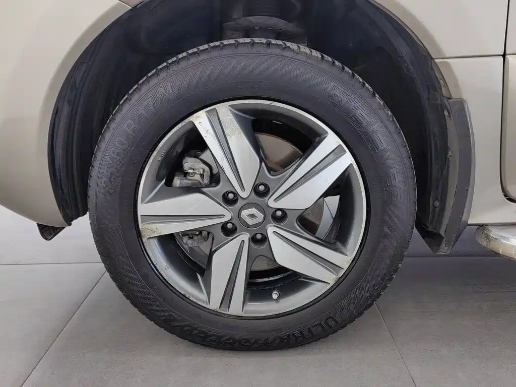 Renault Koleos (Import) 2014 2014 2.5L 4WD Comfort Edition