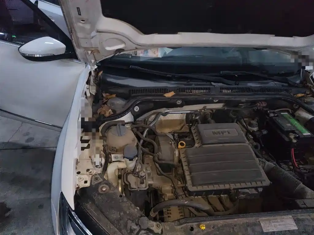 Volkswagen Sagitar 2015 1.6L Automatic Comfort фото 20