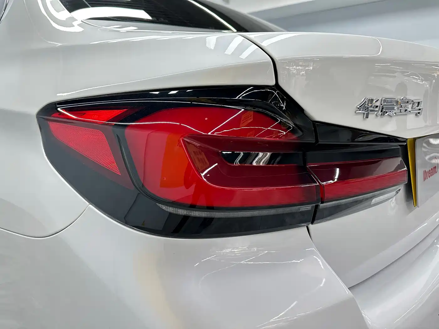 BMW 5 Series 2023 530Li Leading M Sport Package фото 7