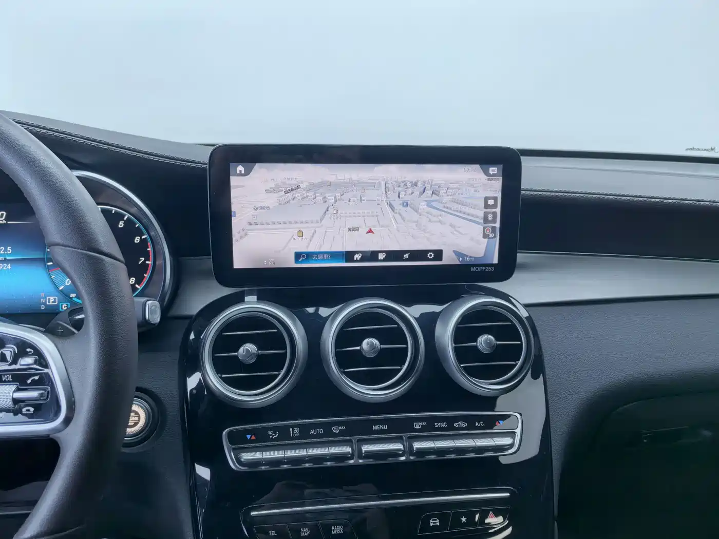Mercedes-Benz GLC 2021 GLC 260 L 4MATIC Sporty фото 16