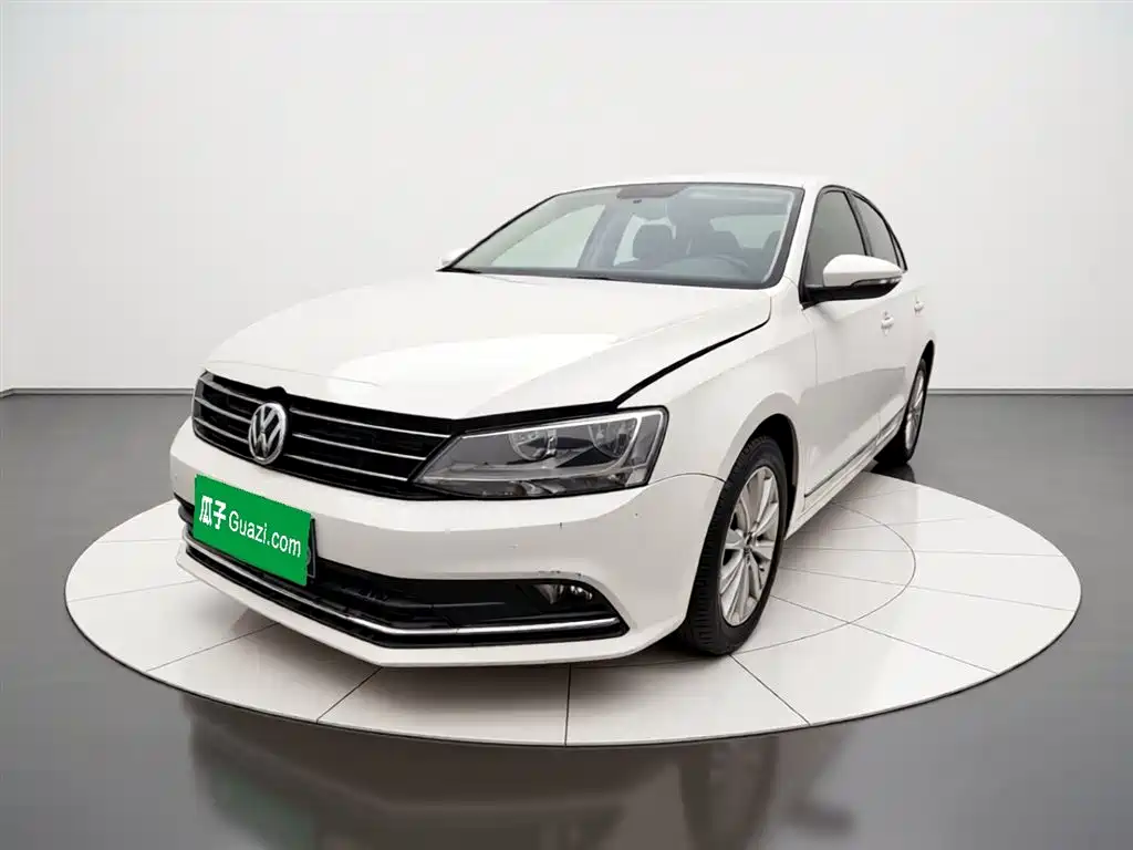 Volkswagen Sagitar 2015 1.6L Automatic Comfort фото 2