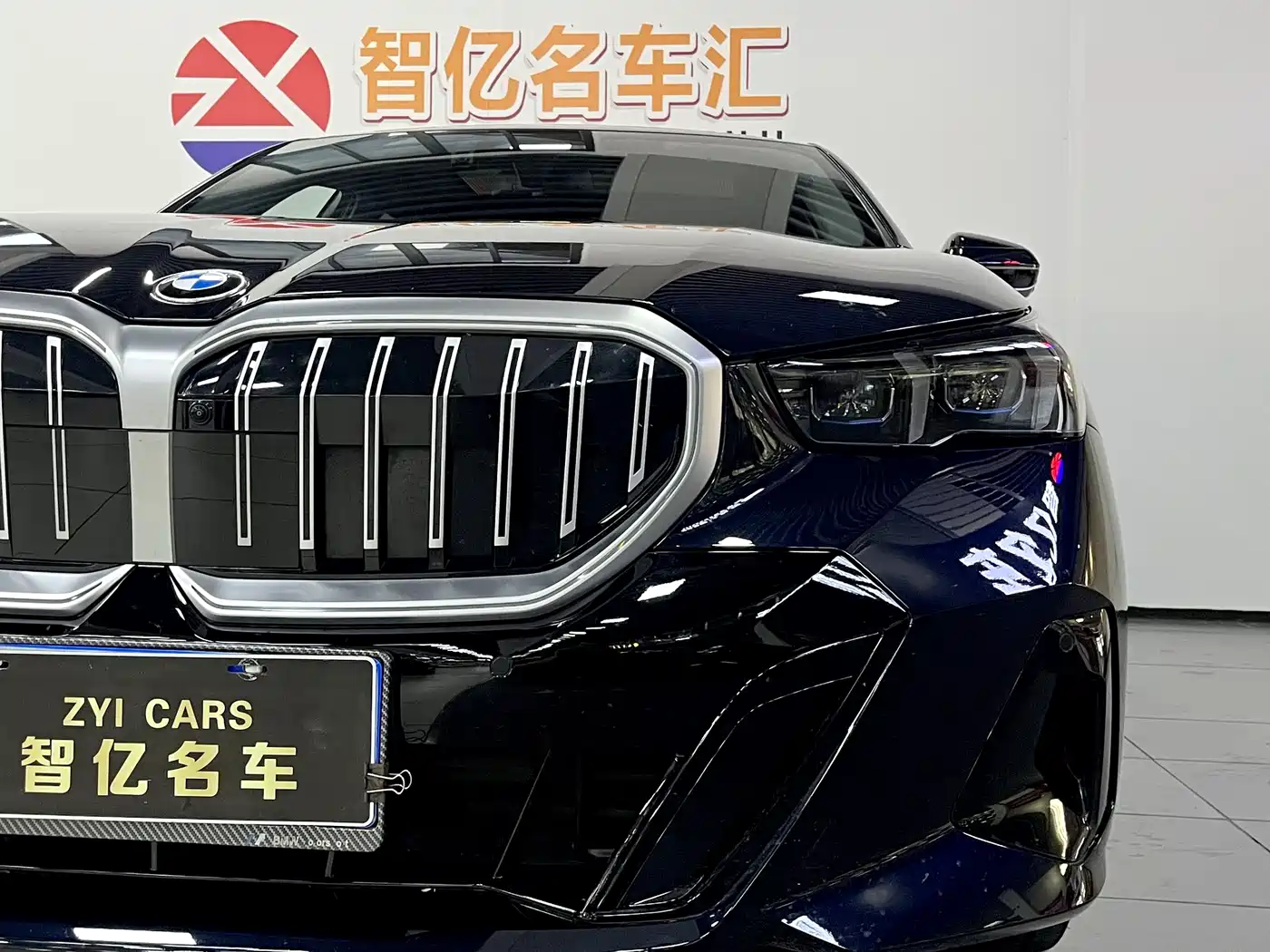 BMW 5 Series 2025 530Li Premium M Sport Package фото 13