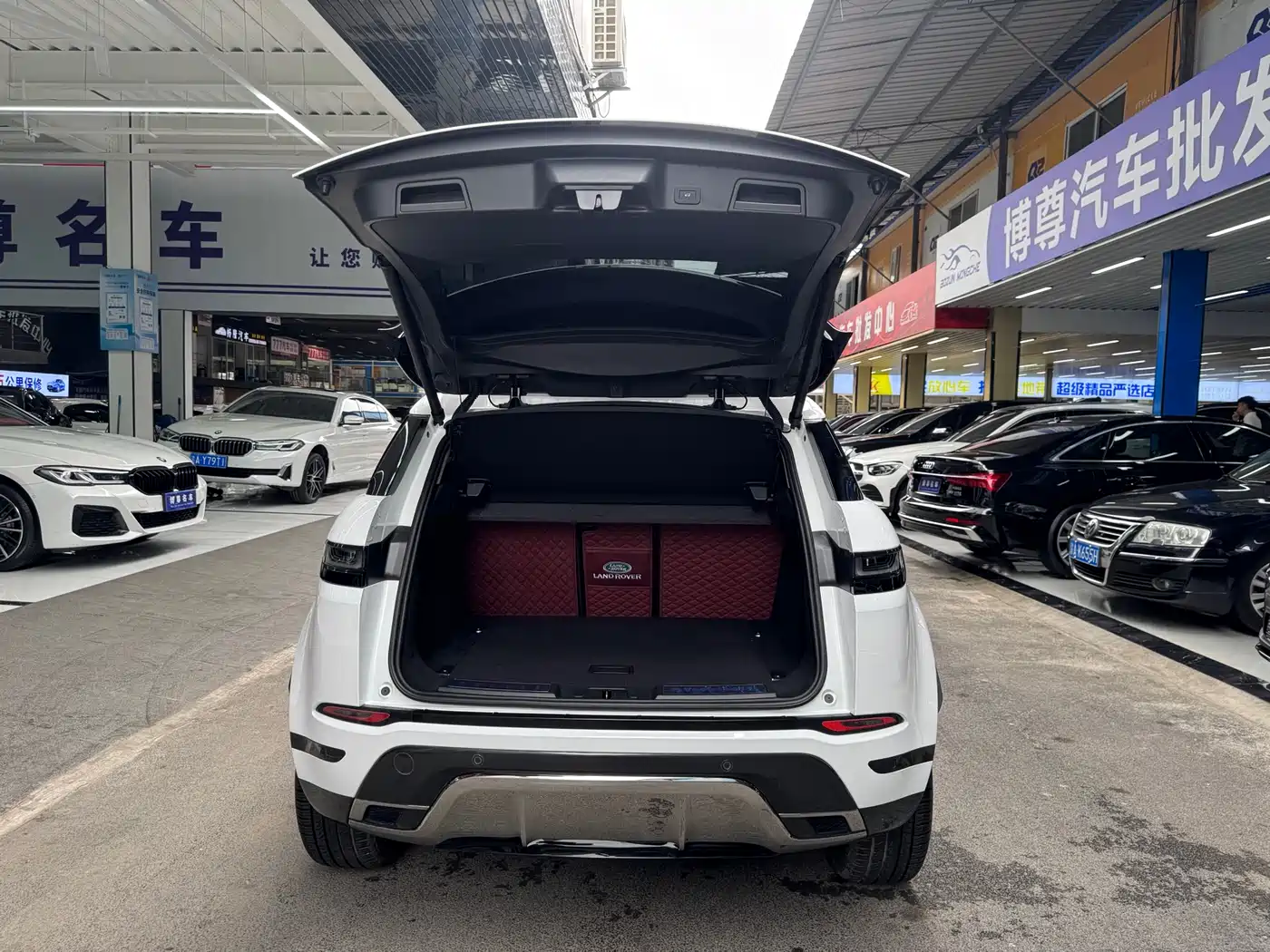 Land Rover Range Rover Evoque 2023 Range Rover Evoque L 249PS Luxury Edition фото 22