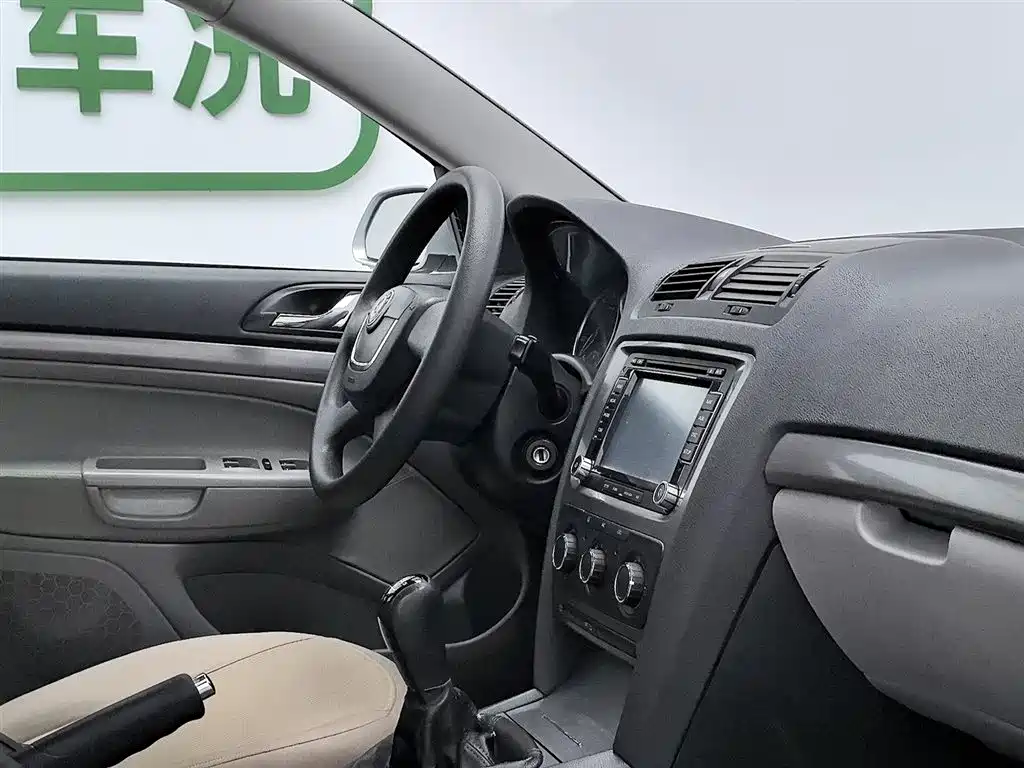 Škoda Octavia 2012 1.6L Manual Yijie Edition фото 22