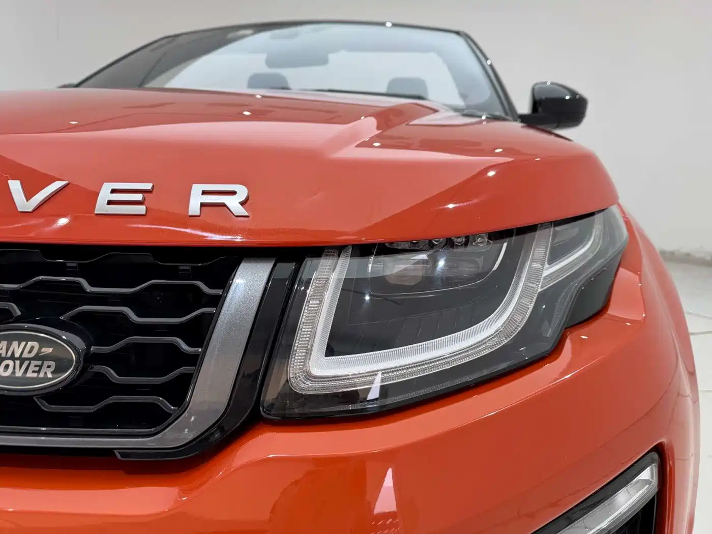 Land Rover Range Rover Evoque (Import) 2017 2.0T Convertible фото 2