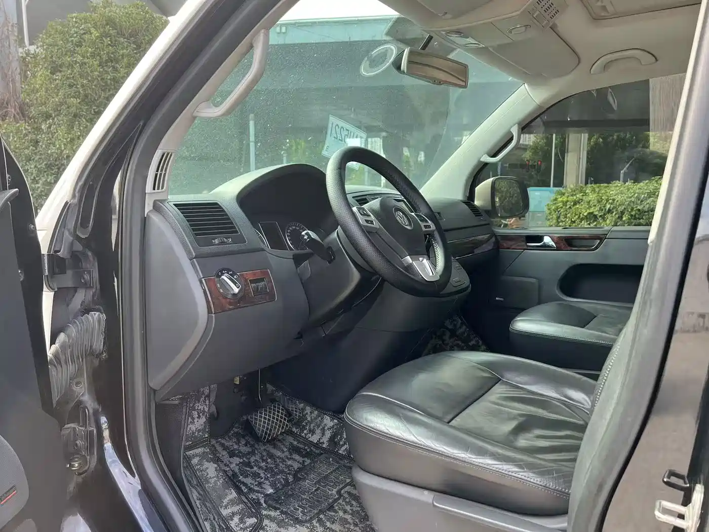 Фото 4 - Volkswagen Multivan