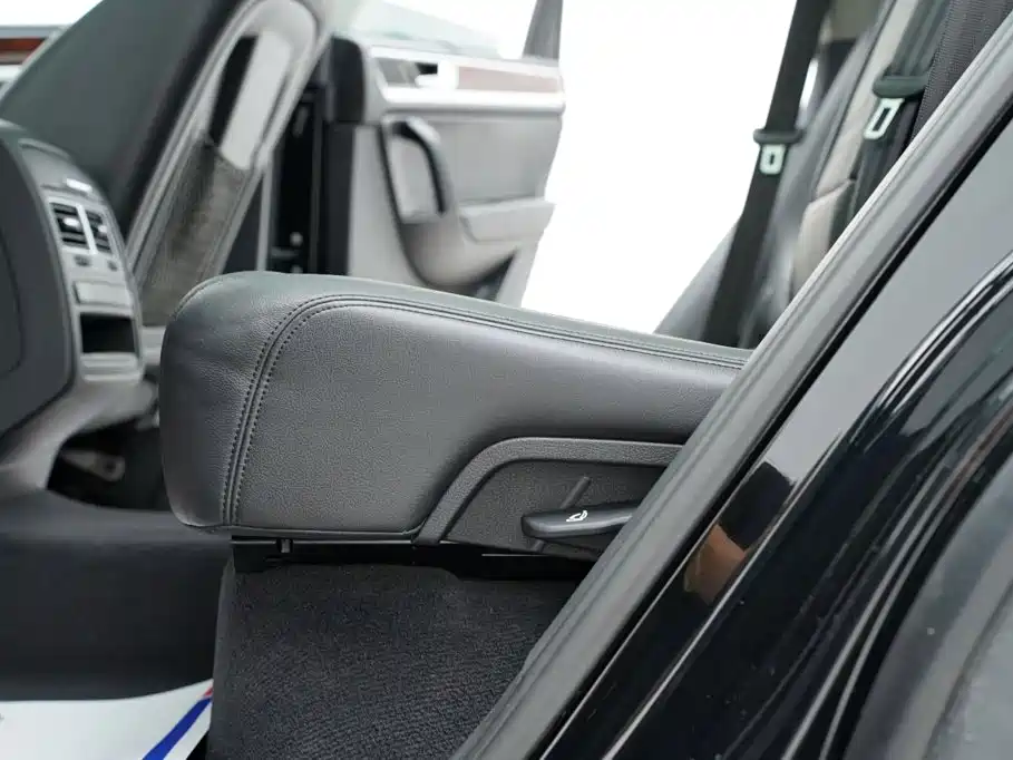 Volkswagen Touareg 2013 2011 3.0TSI Hybrid