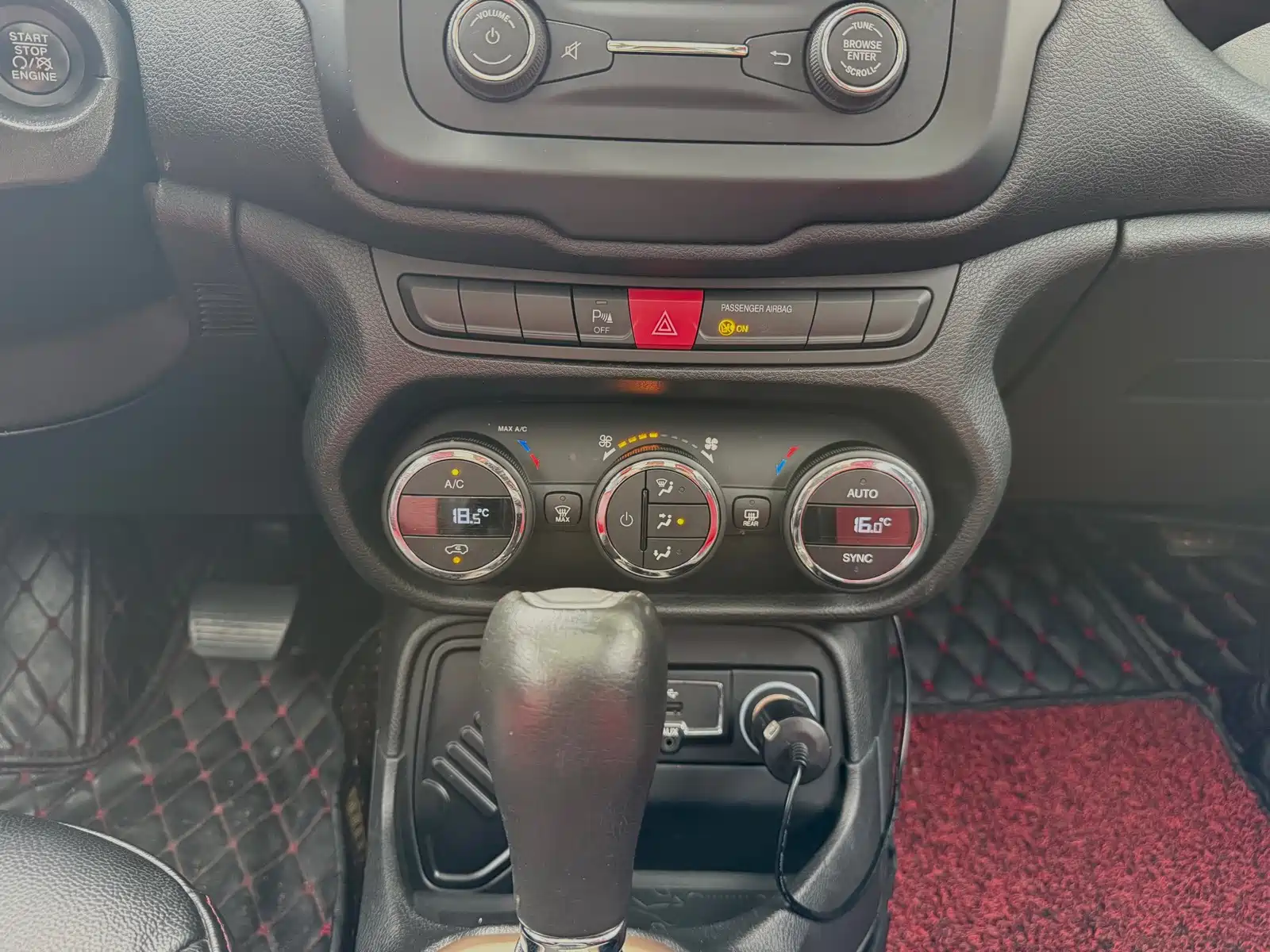 Фото 11 - Jeep Renegade